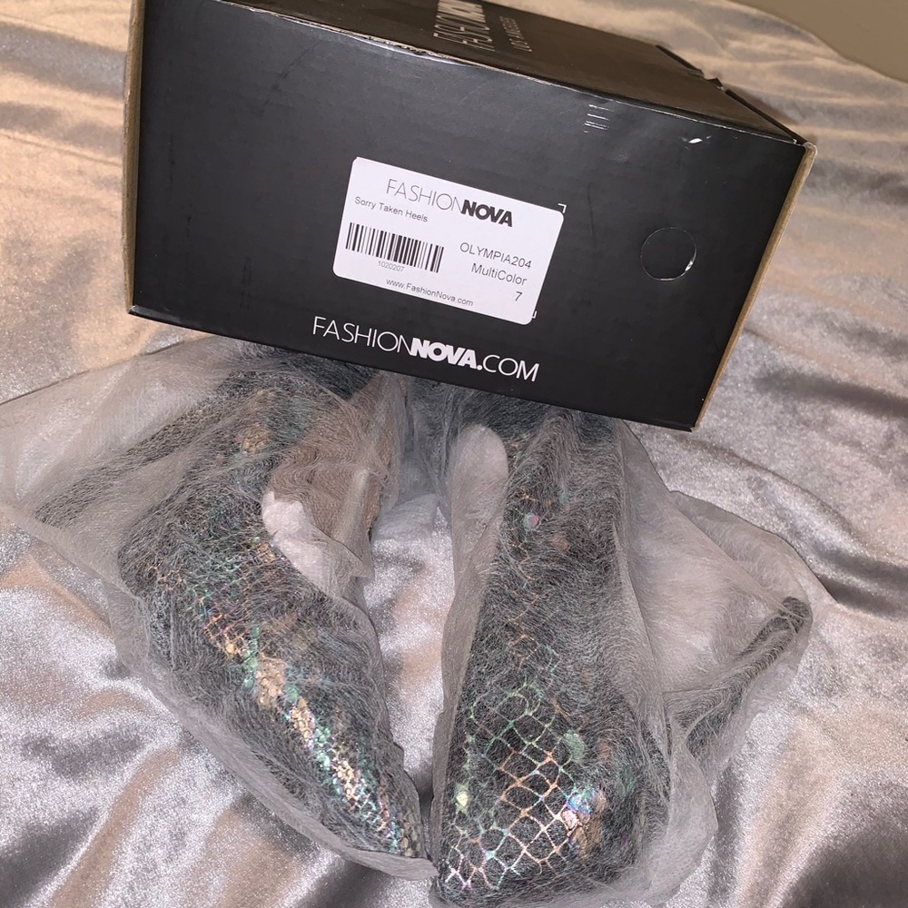 Brand new metallic pumps - Picture 3 of 4